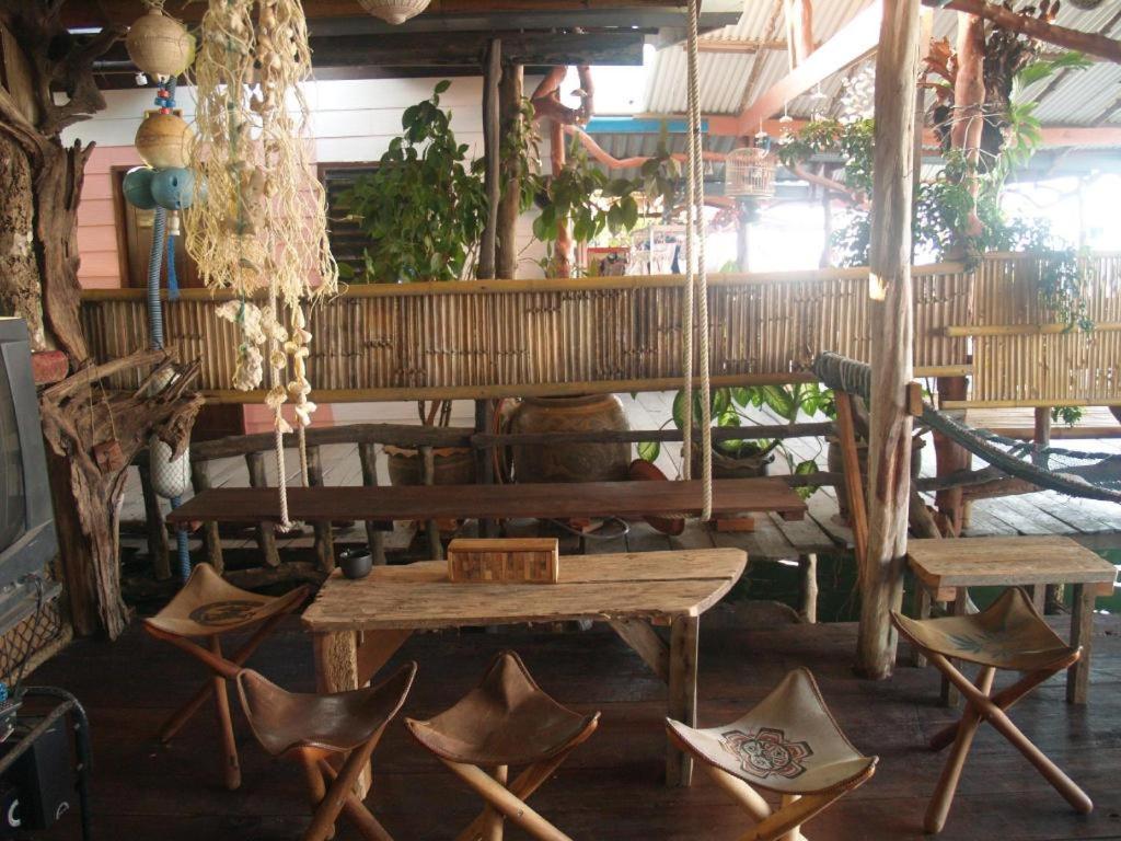 Peacock Hostel Ko Lanta Εξωτερικό φωτογραφία