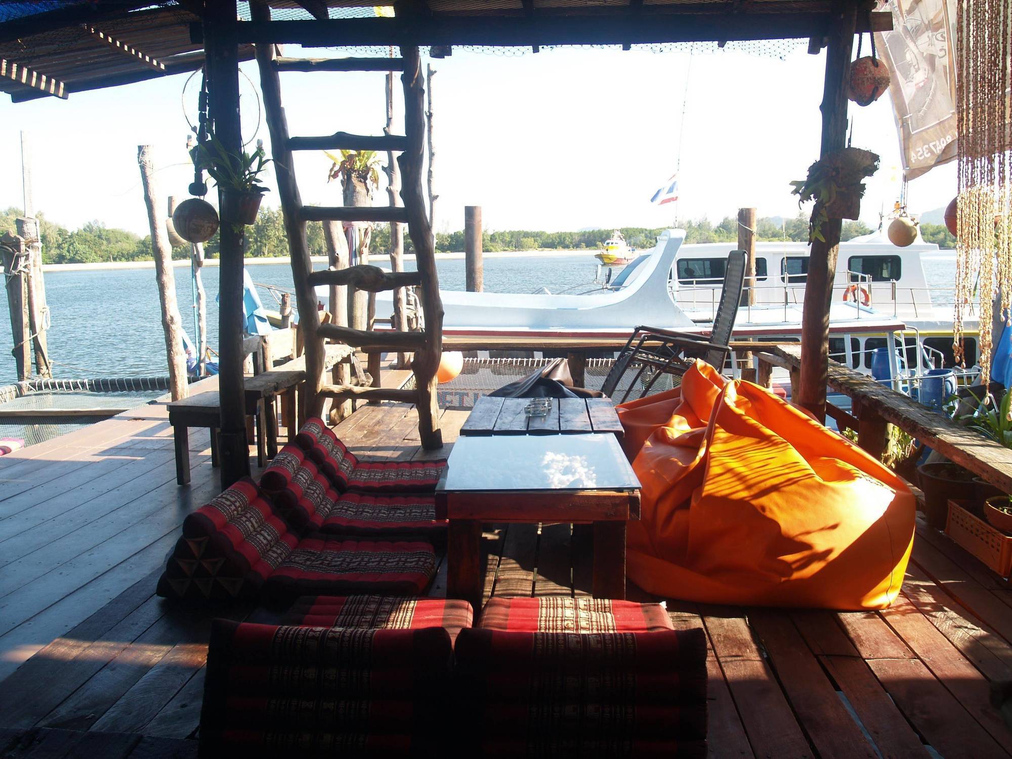 Peacock Hostel Ko Lanta Εξωτερικό φωτογραφία