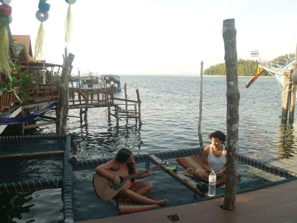 Peacock Hostel Ko Lanta Εξωτερικό φωτογραφία